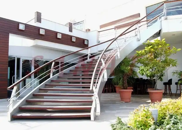 Dış mekan merdiveni